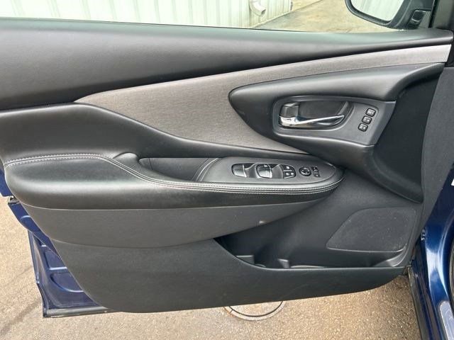 Used 2019 Nissan Murano SV image 11