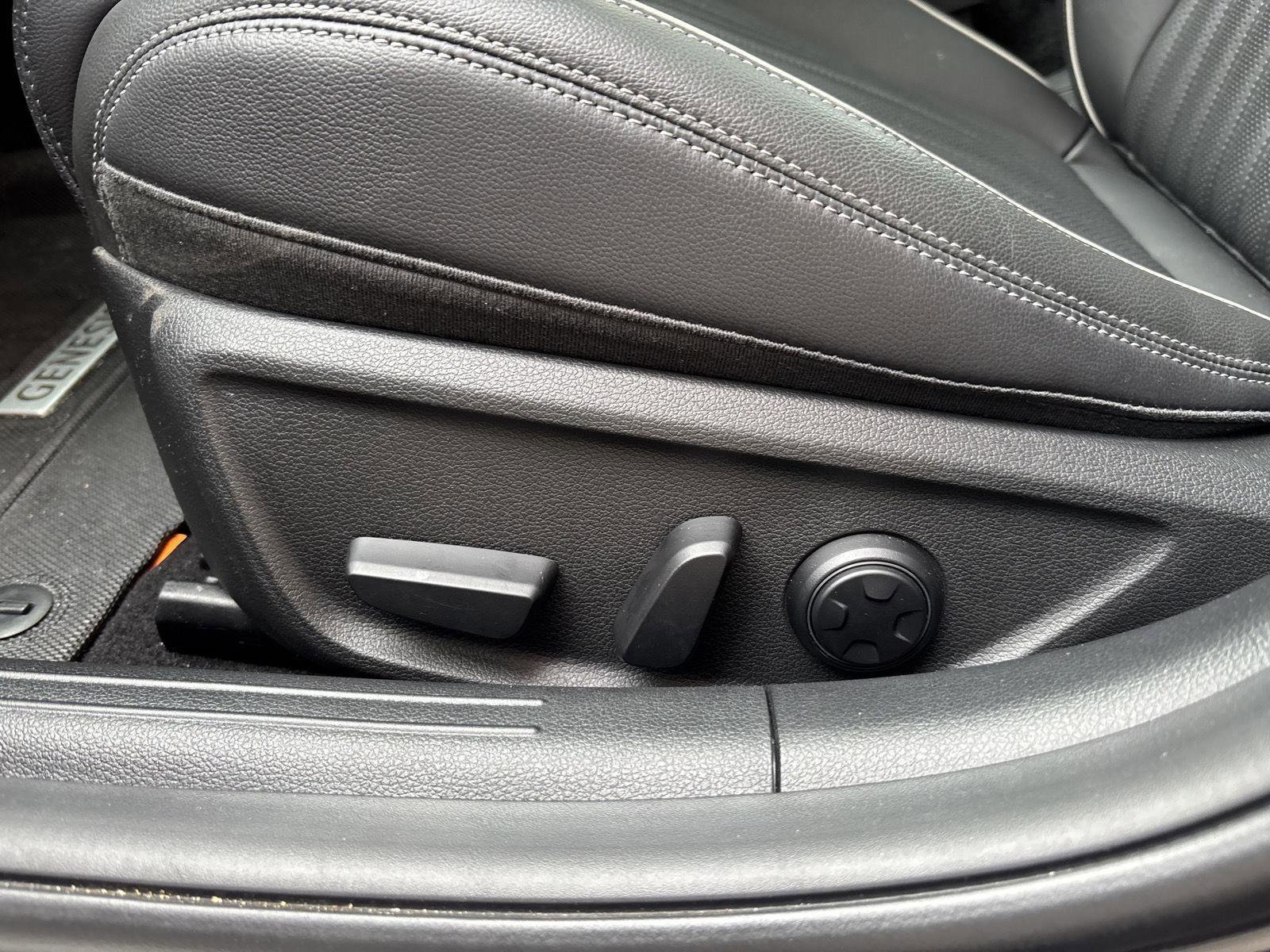 Used 2026 Genesis G70 2.5T Prestige image 10