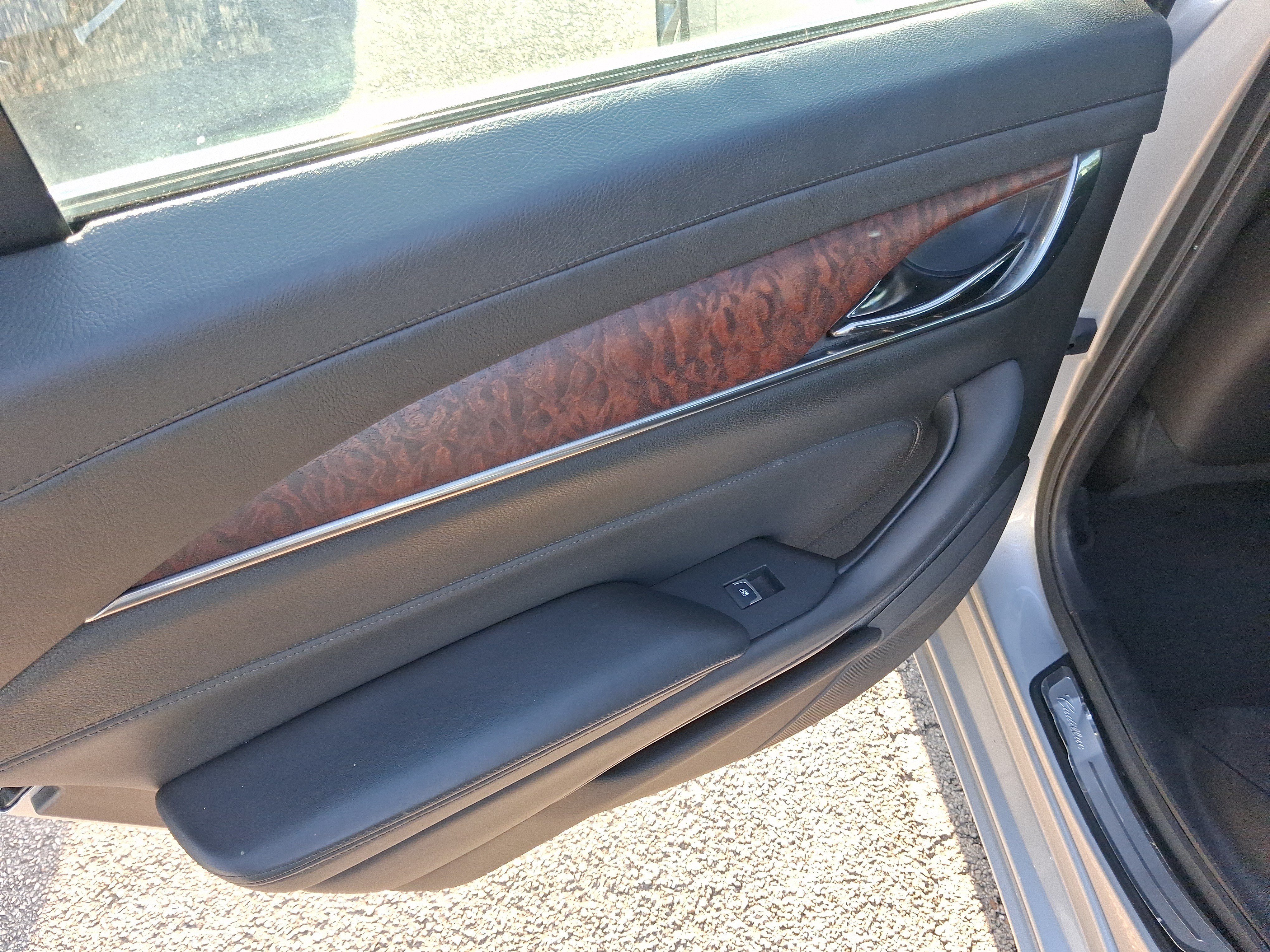 Used 2019 Cadillac CTS Luxury RWD image 9
