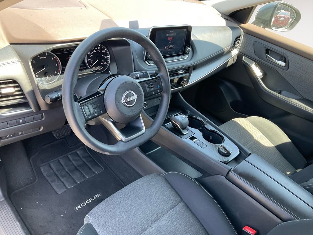 Used 2023 Nissan Rogue SV image 16
