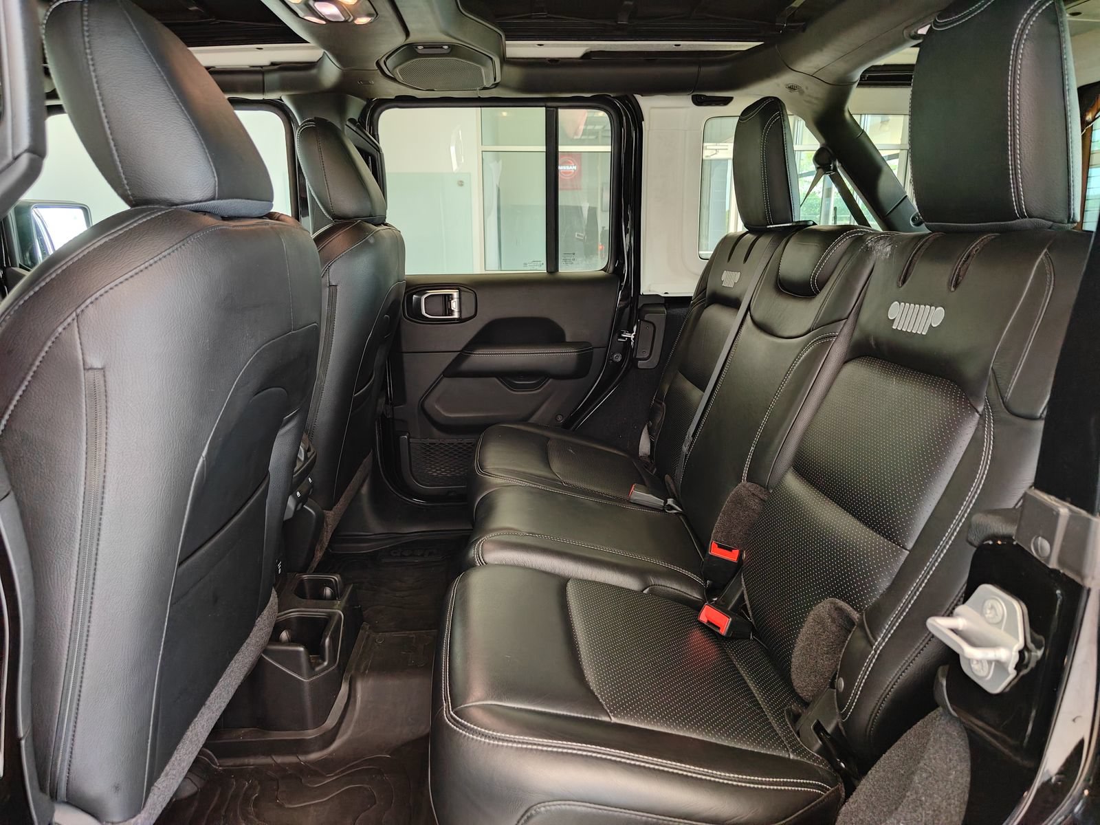 Used 2020 Jeep Wrangler Unlimited Sahara AWD/4WD image 10