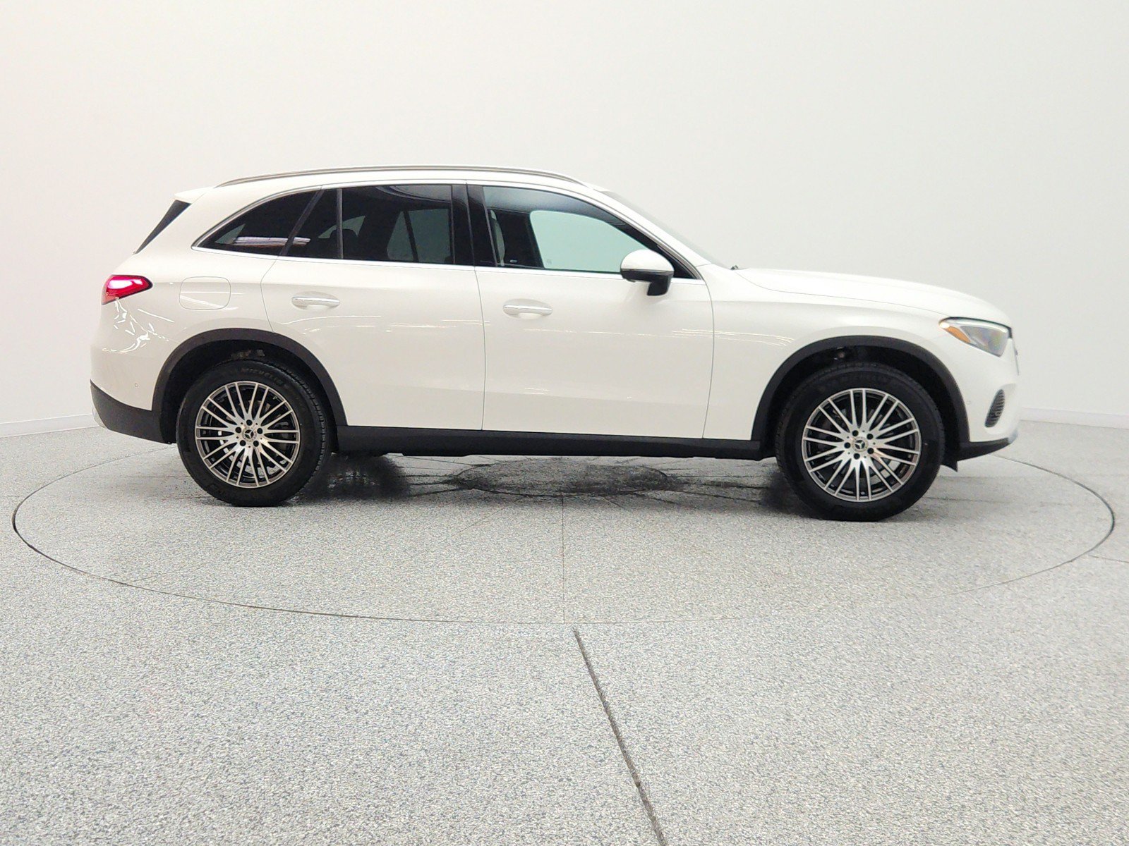 Certified 2026 Mercedes-Benz GLC 300 image 4
