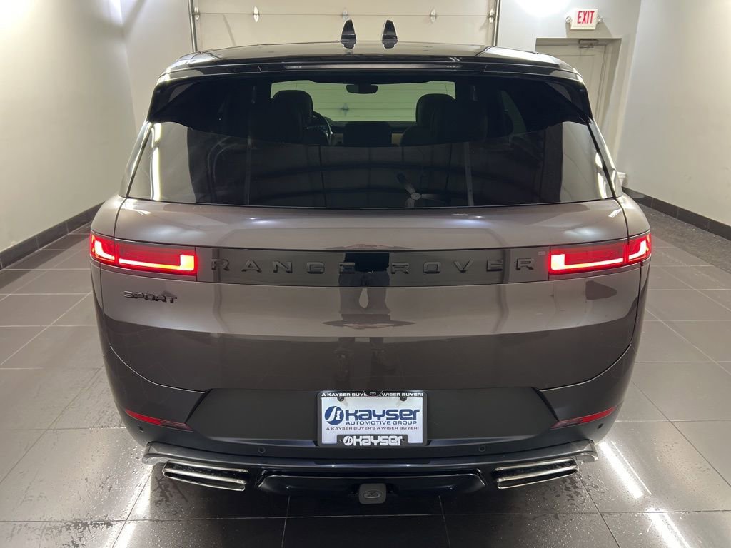 Used 2024 Land Rover Range Rover Sport SE image 5