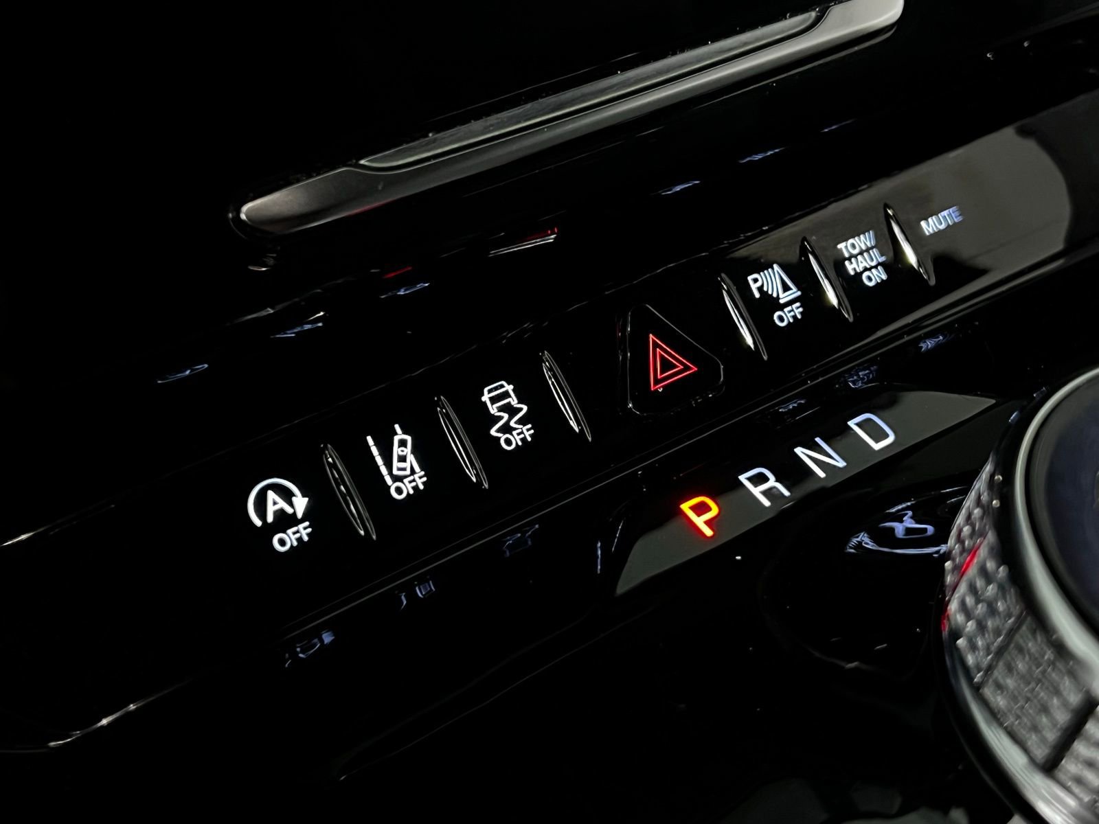 Used 2024 Jeep Wagoneer Series II w/ Flexible Seating Group image 23