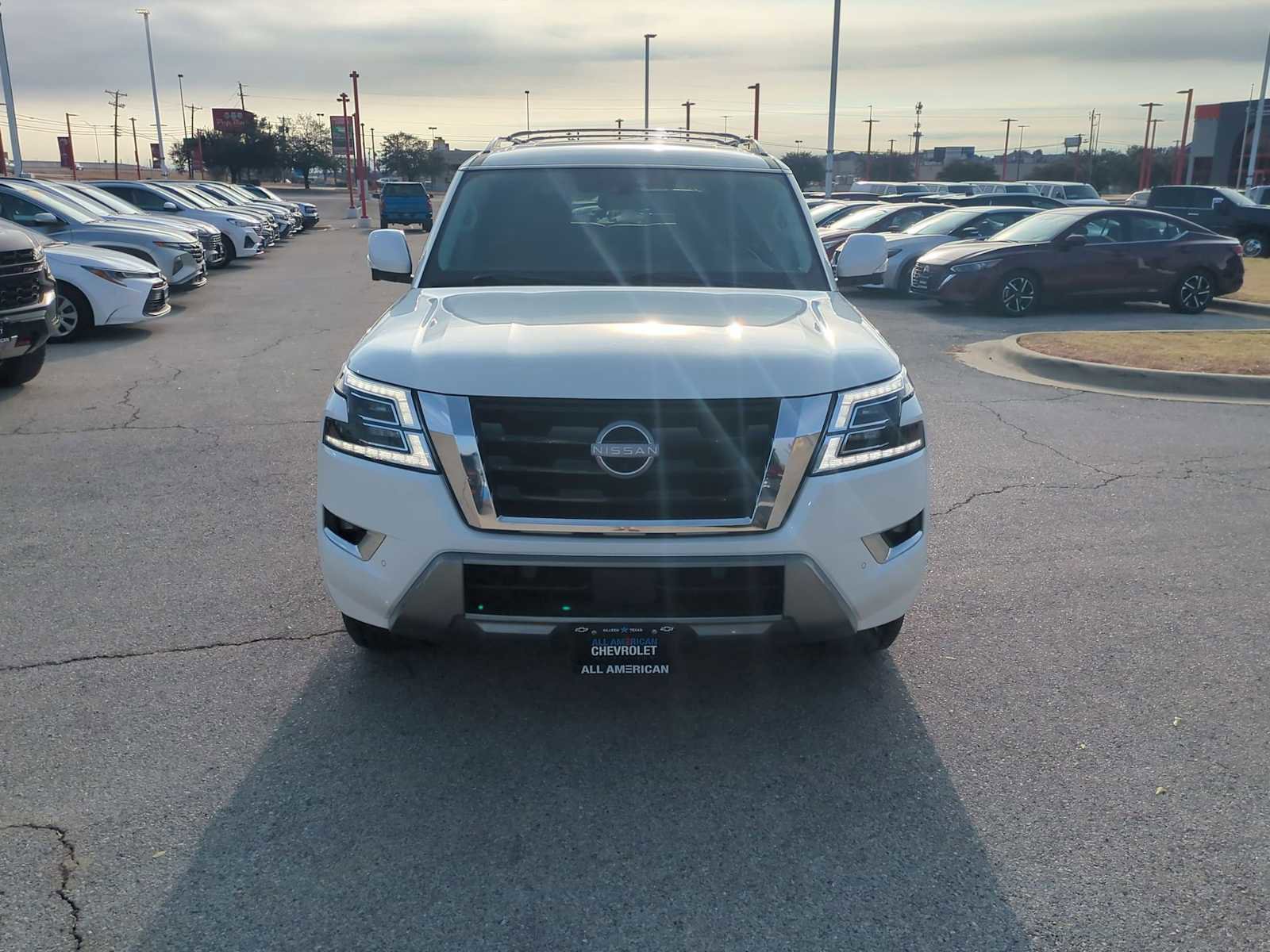 Used 2022 Nissan Armada SL w/ Captain's Chairs Package image 3