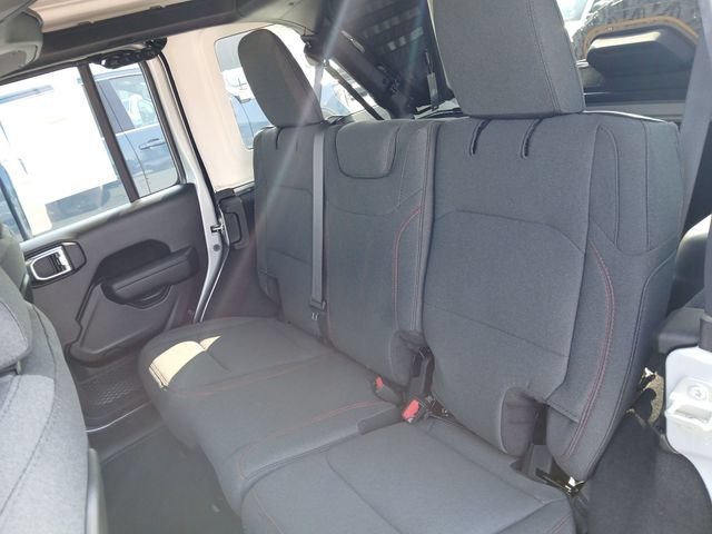 New 2024 Jeep Wrangler Unlimited Rubicon w/ Technology Group AWD/4WD image 26