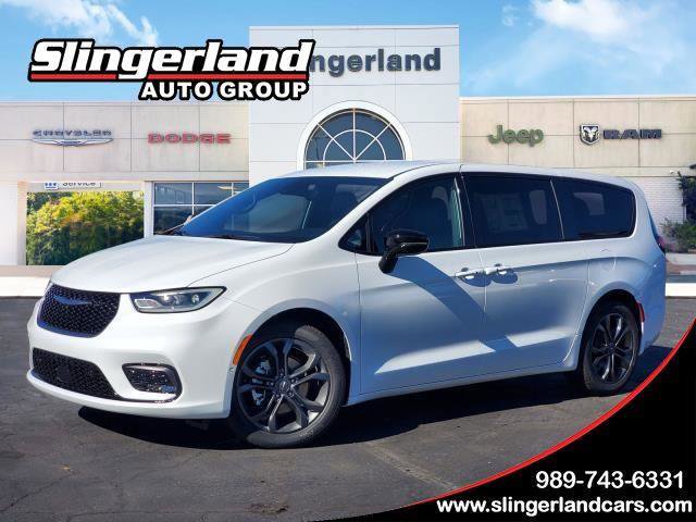 New 2026 Chrysler Pacifica Select video 1