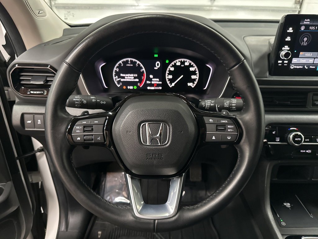 Used 2025 Honda Pilot Touring image 14