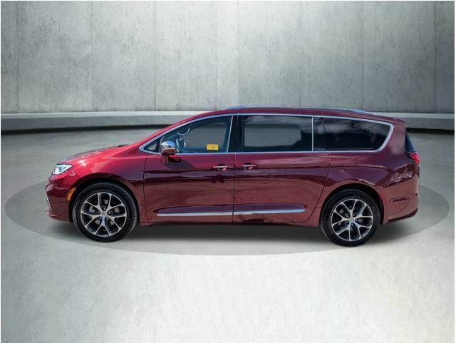 Used 2021 Chrysler Pacifica Limited w/ Premium & Safety Sphere Group image 2