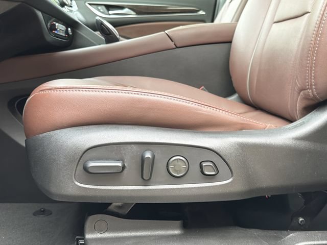 Used 2021 Buick Enclave Avenir w/ Avenir Technology Package AWD/4WD image 21