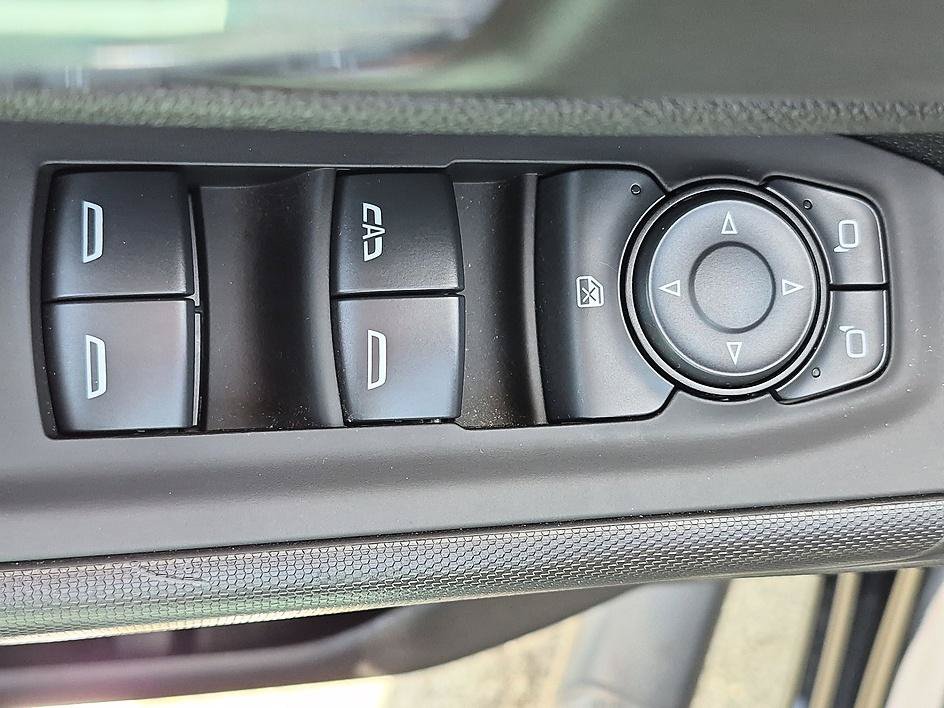 Used 2025 Chevrolet Silverado 2500 Custom AWD/4WD image 13