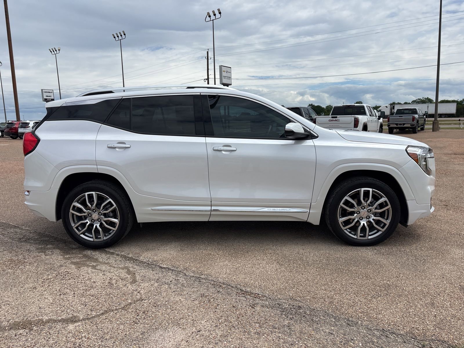 Used 2022 GMC Terrain Denali AWD/4WD image 7