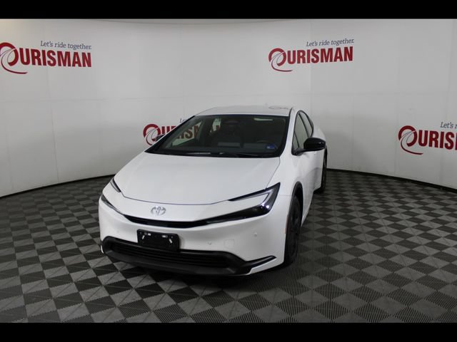 Used 2025 Toyota Prius LE FWD image 1