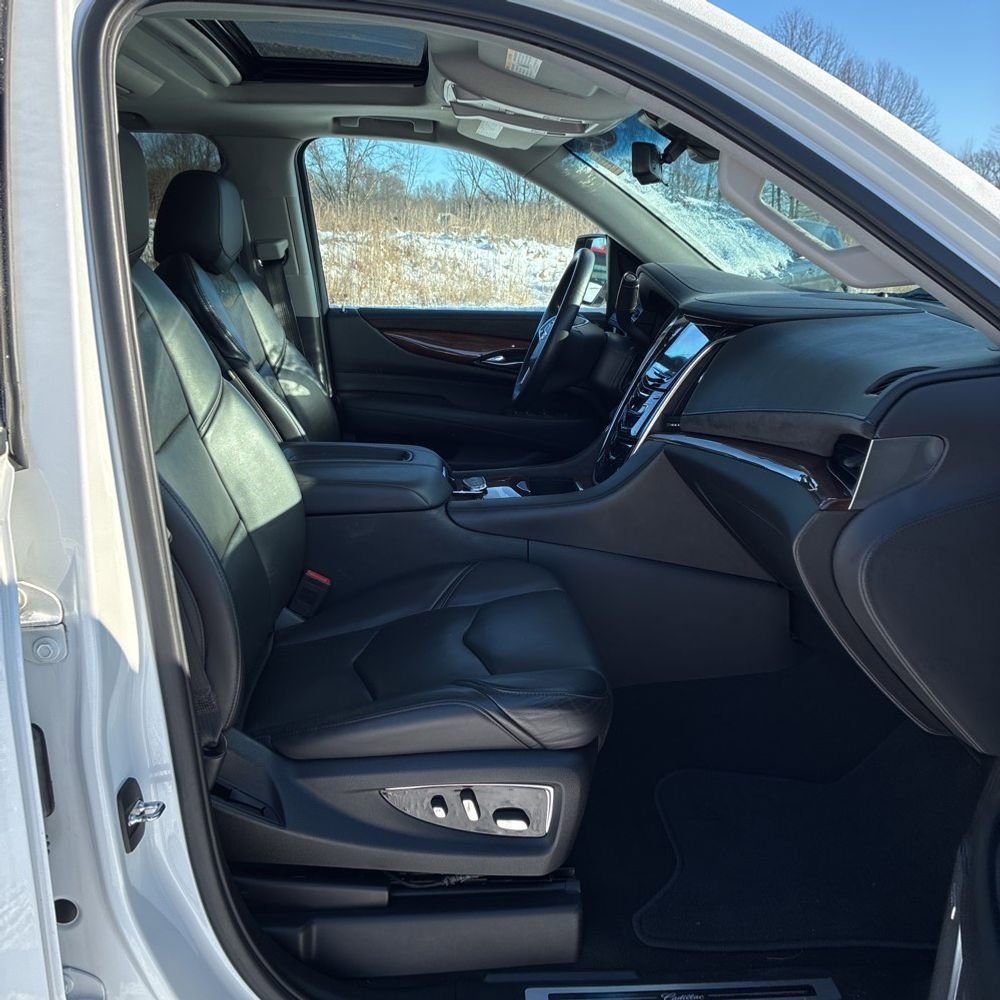 Used 2019 Cadillac Escalade Premium Luxury image 6