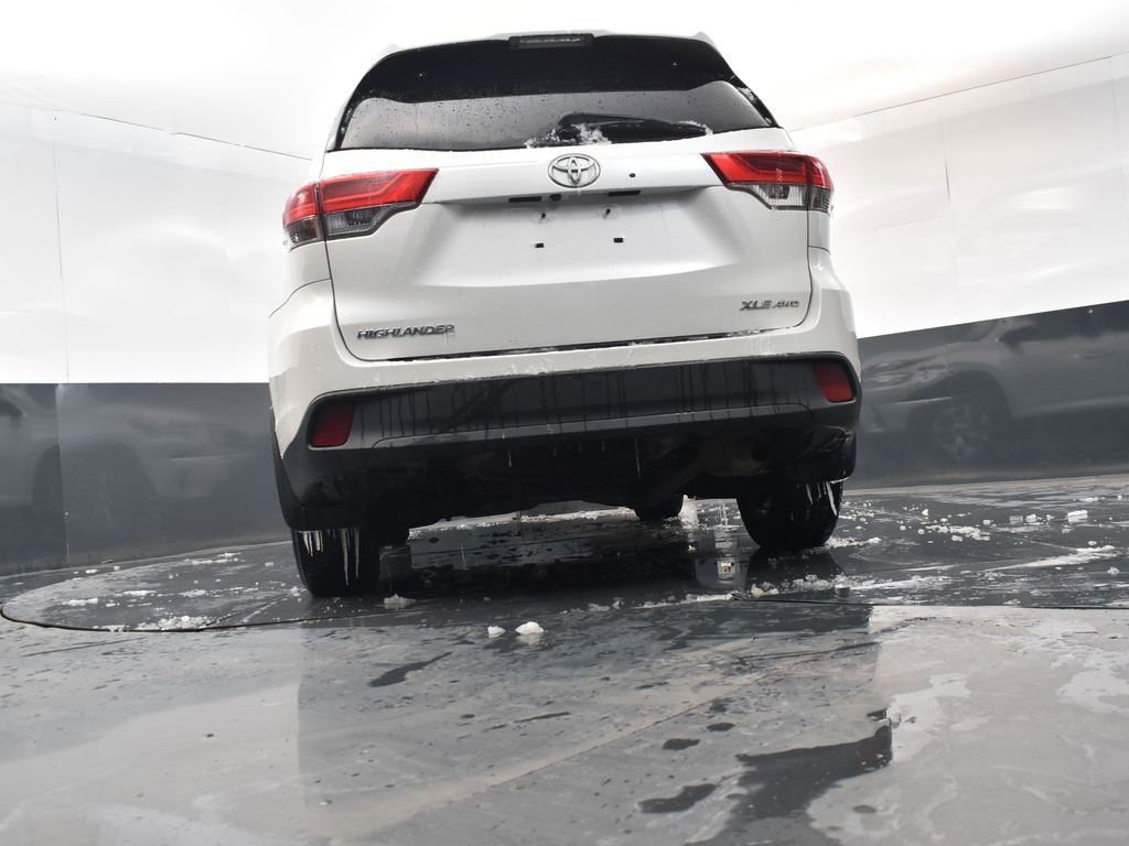 Used 2019 Toyota Highlander XLE image 26