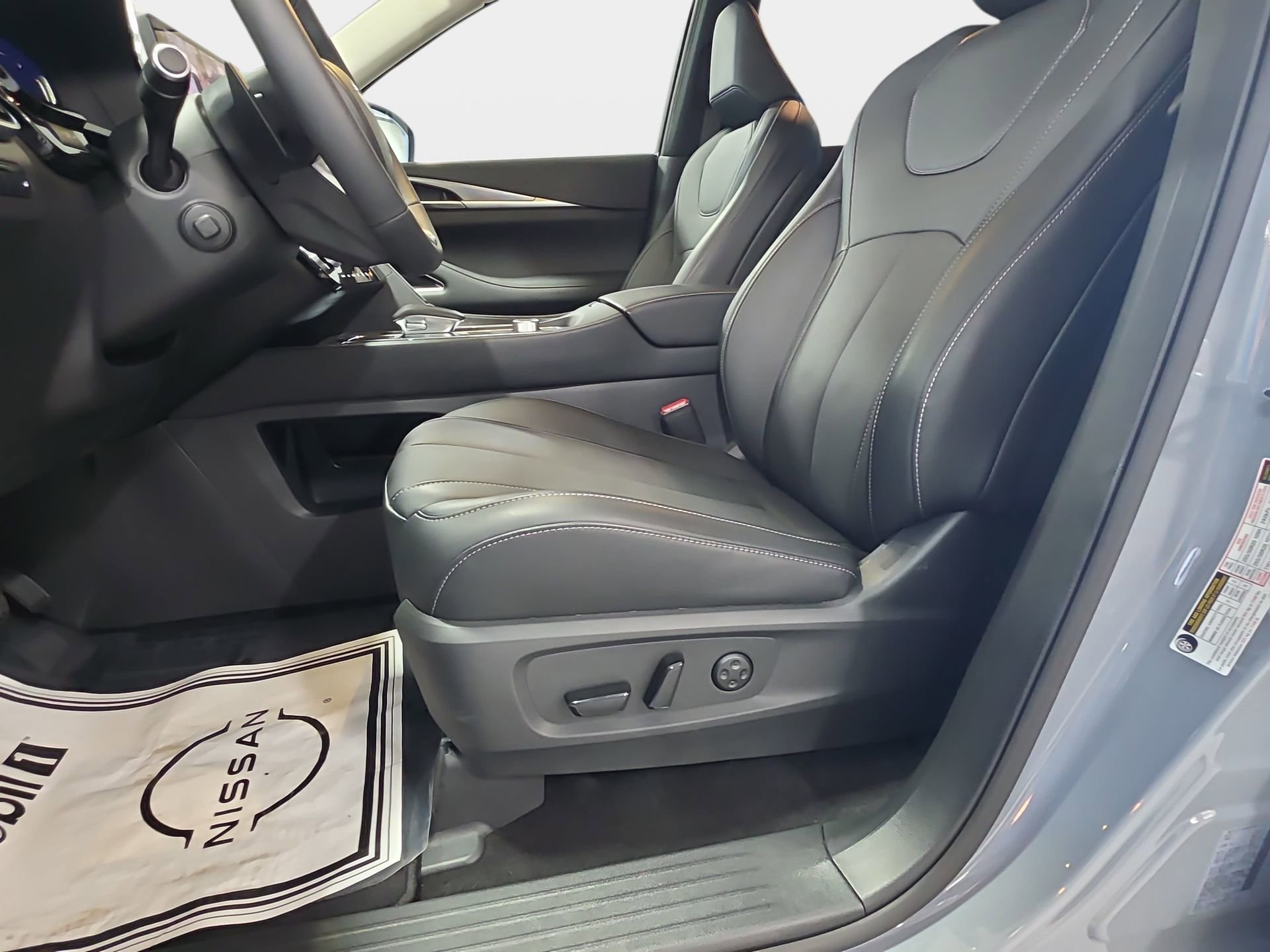 Certified 2026 INFINITI QX60 Luxe w/ Cargo Package image 28