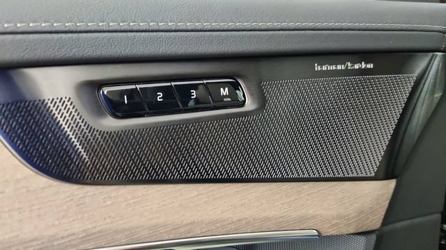 New 2026 Volvo XC90 T8 Plus w/ Protection Package Premier AWD/4WD image 11