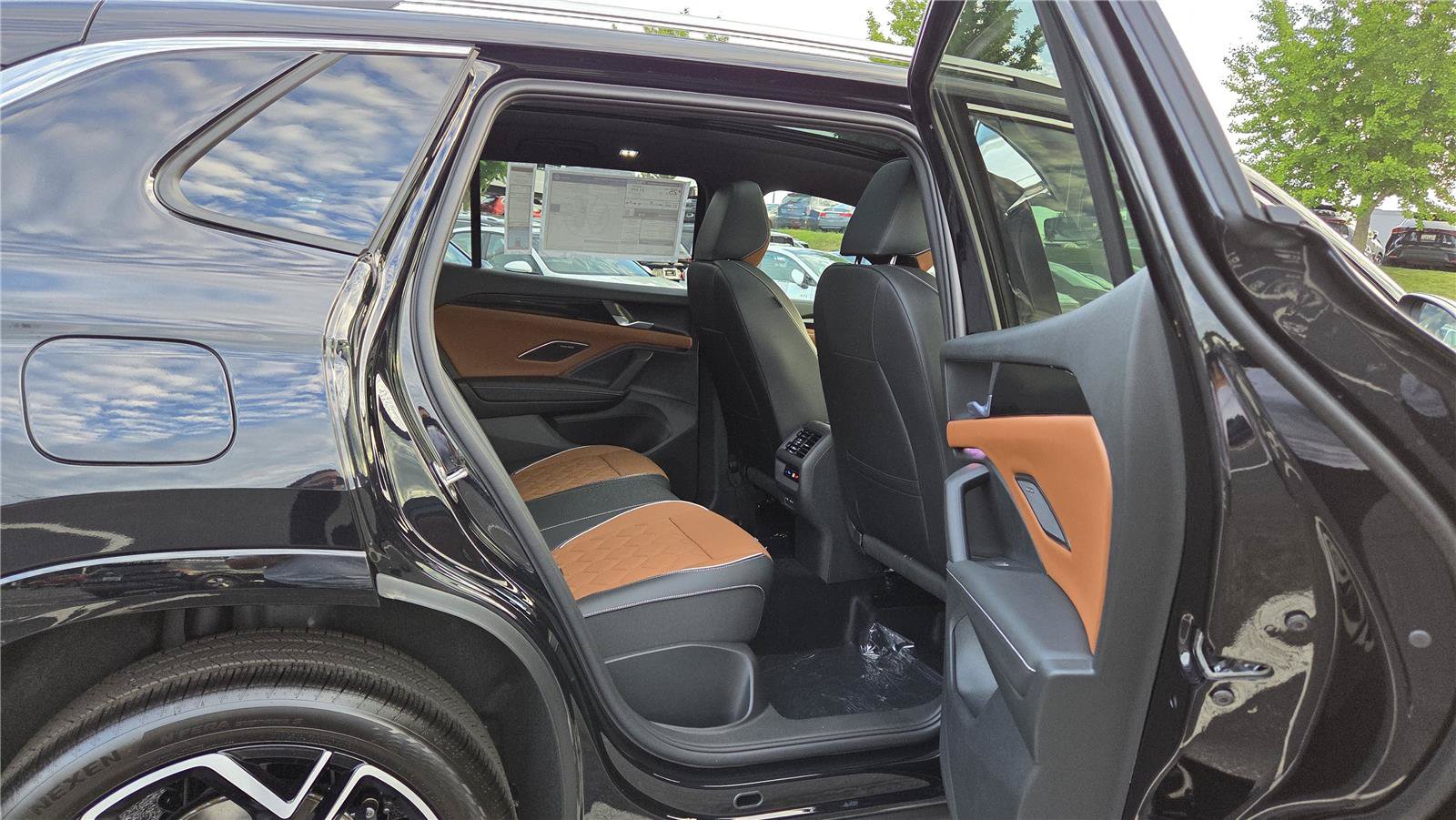 New 2026 Volkswagen Tiguan SEL R-Line AWD/4WD image 34