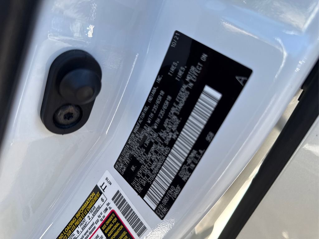 Used 2022 Toyota Highlander XLE image 18