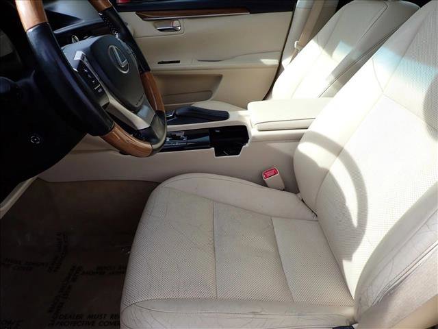 Used 2014 Lexus ES 300h w/ Luxury Package w/Bamboo Trim image 11