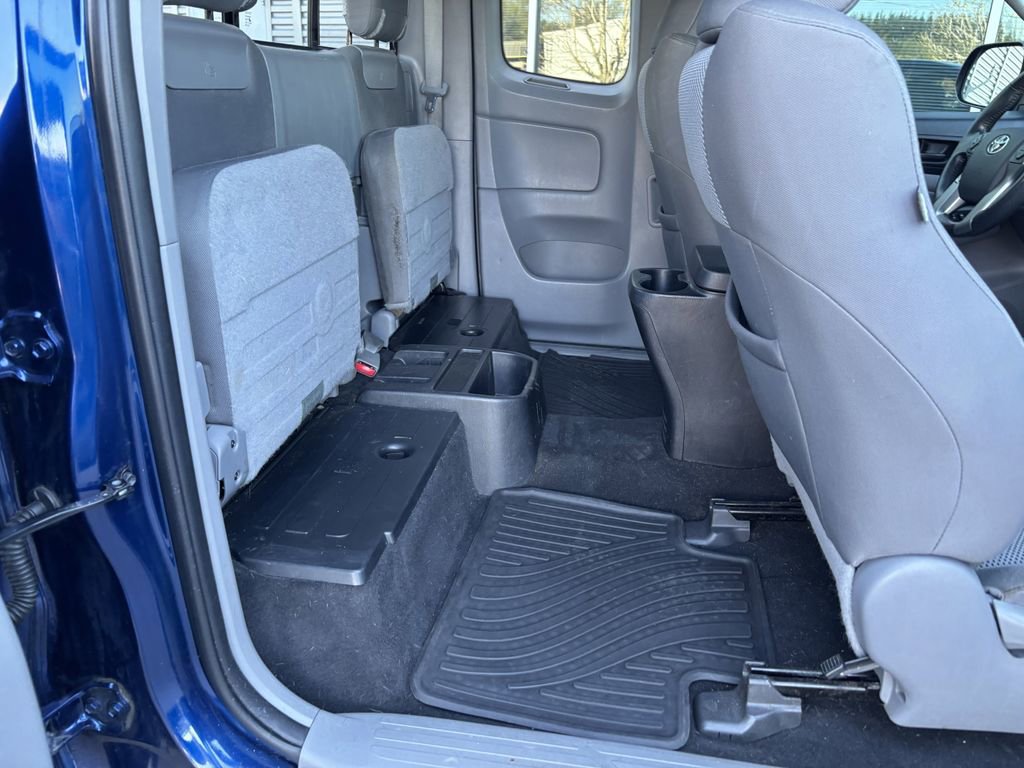 Used 2015 Toyota Tacoma 4x4 Access Cab V6 w/ TRD Sport Package image 26