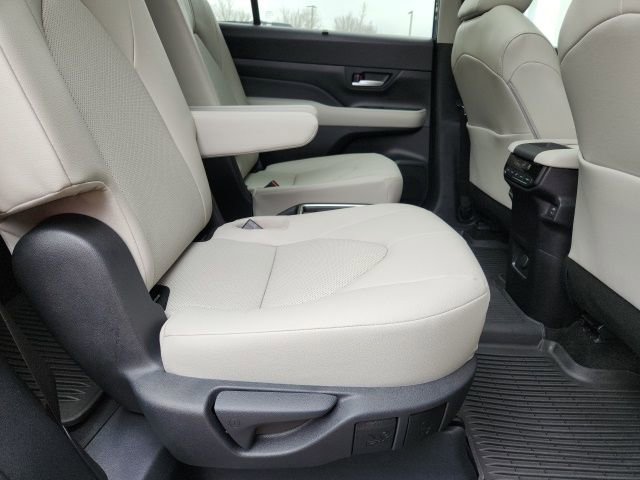 Certified 2026 Toyota Grand Highlander XLE image 27