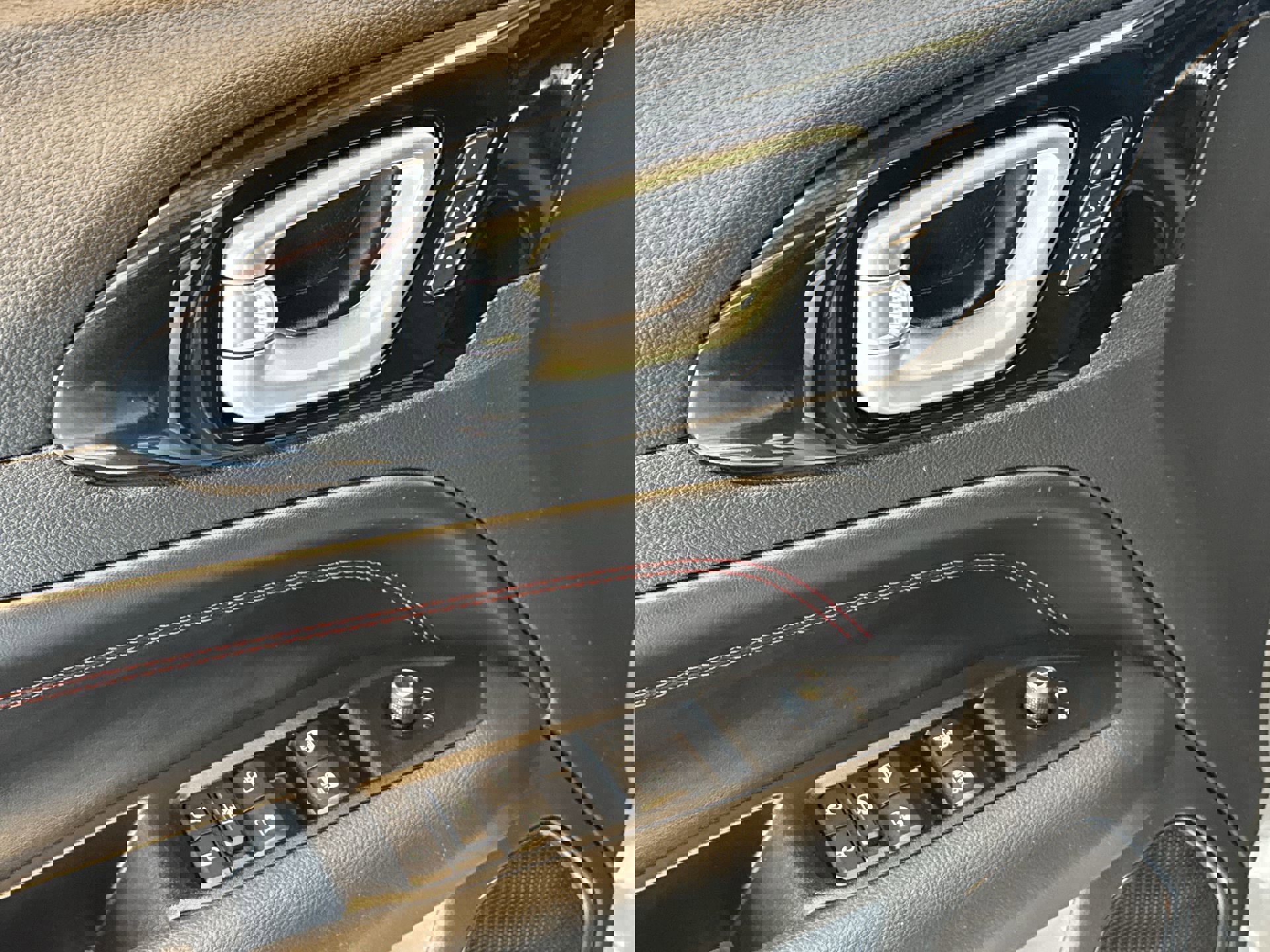 Used 2022 Jeep Compass Trailhawk w/ Trailhawk Elite Group image 13