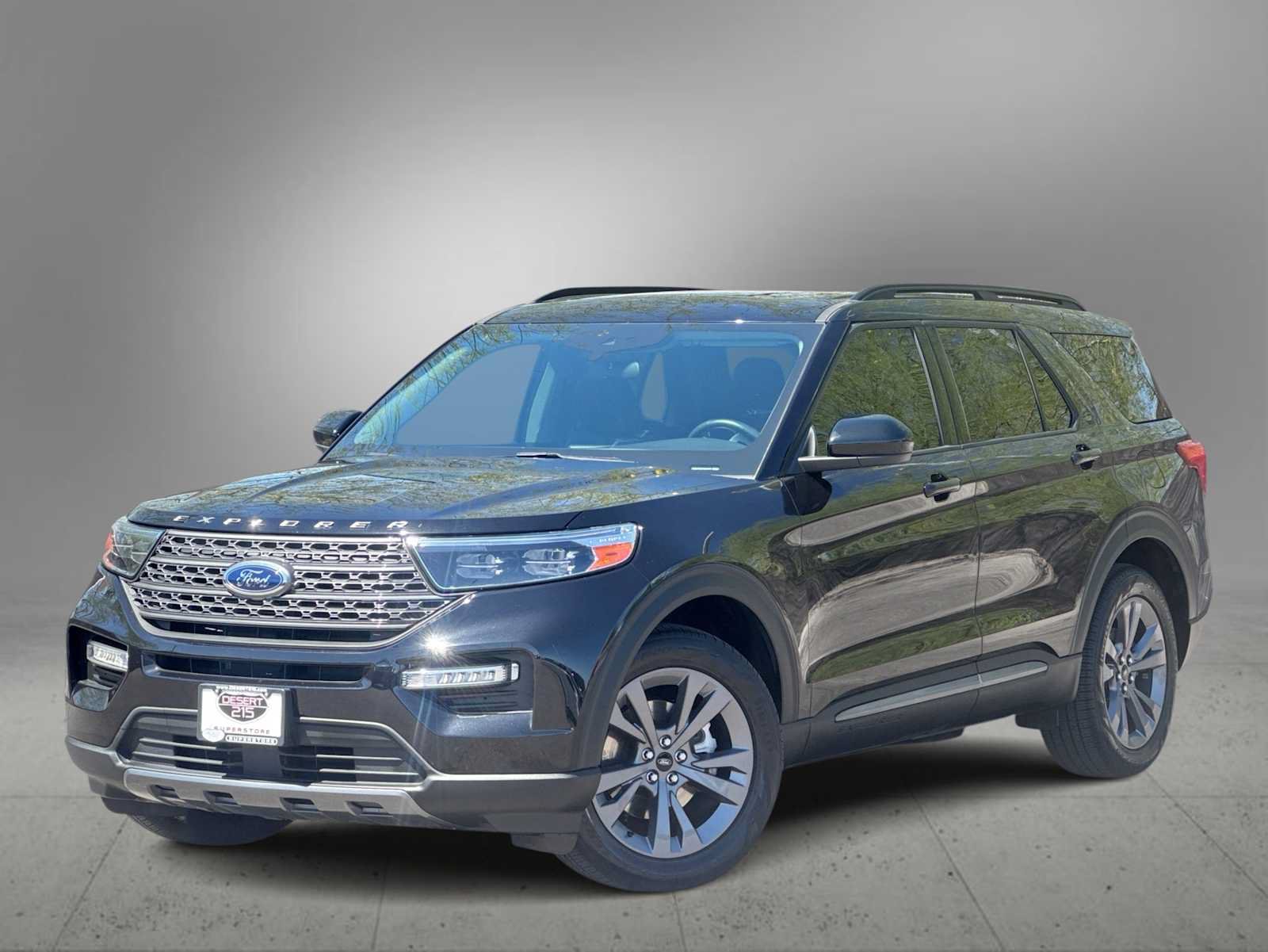 Used 2023 Ford Explorer XLT w/ Equipment Group 202A RWD image 1