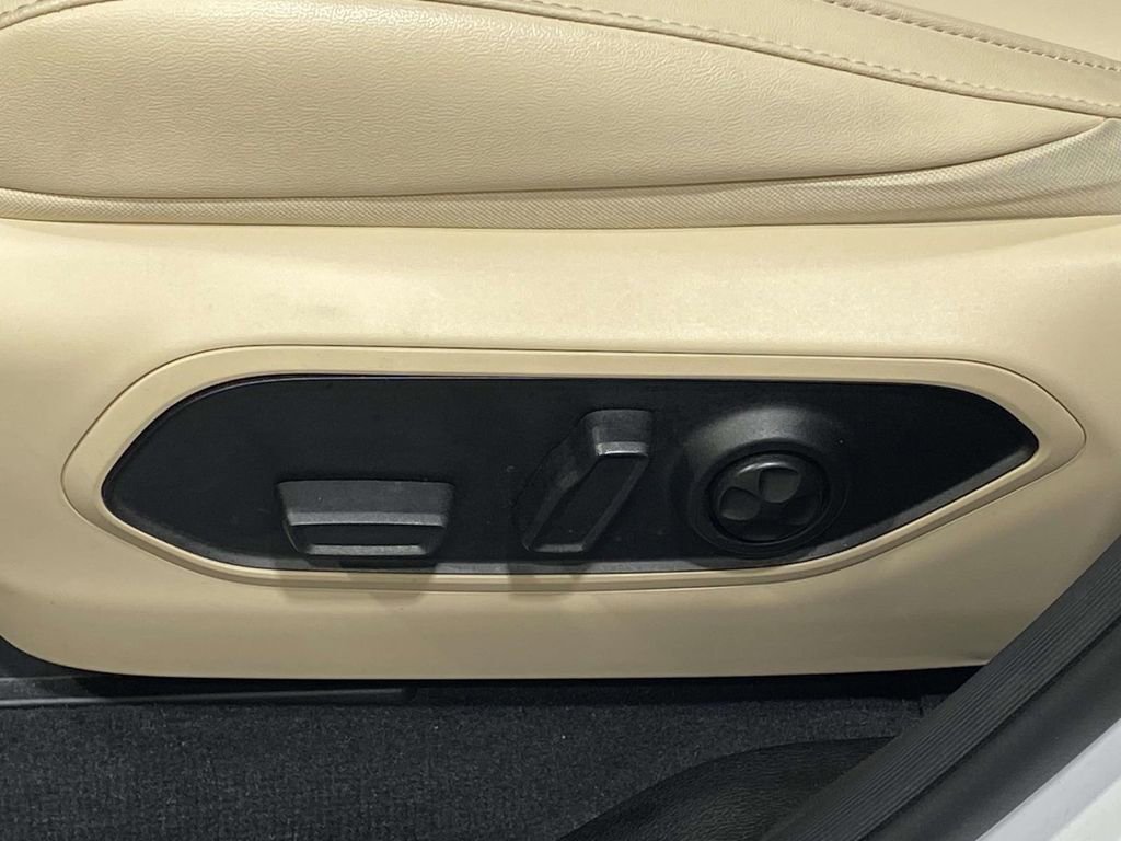 Used 2023 Jeep Grand Cherokee Limited image 17