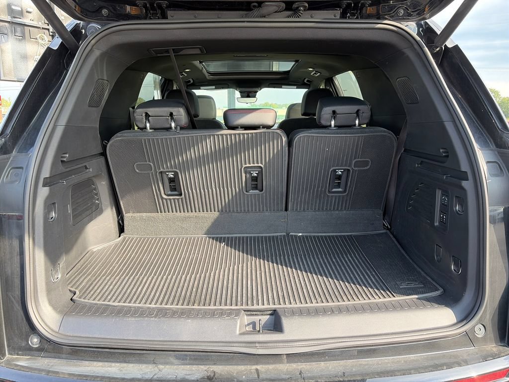 Used 2024 Chevrolet Traverse RS w/ LPO, Floor Liner Package FWD image 6