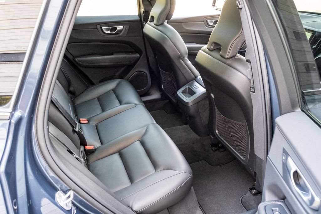 Used 2024 Volvo XC60 B5 Core w/ Climate Package AWD/4WD image 30
