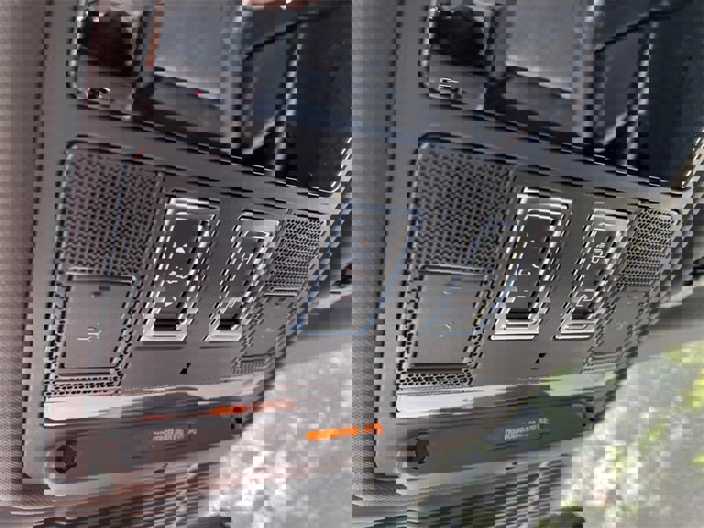 New 2026 Land Rover Range Rover Evoque Dynamic SE image 21