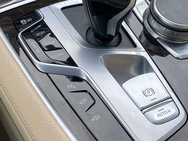 Used 2020 BMW 740i xDrive w/ Cold Weather Package image 41