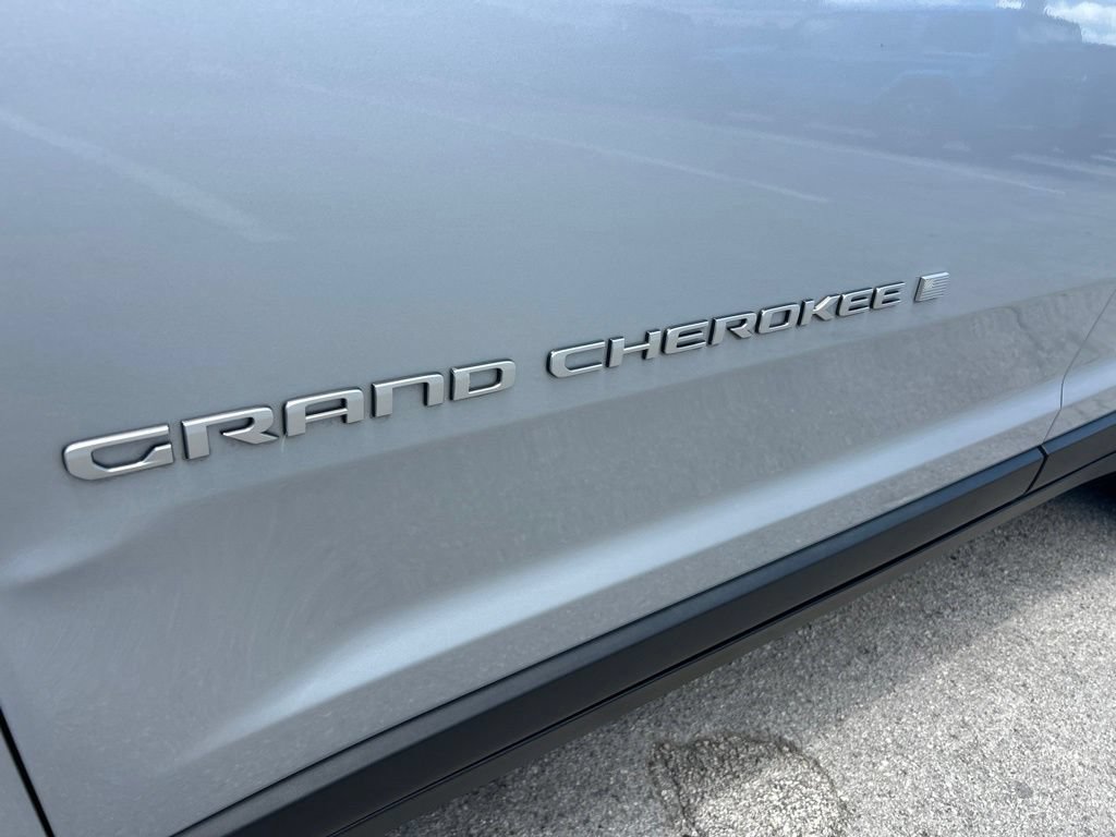Certified 2024 Jeep Grand Cherokee Limited RWD image 20