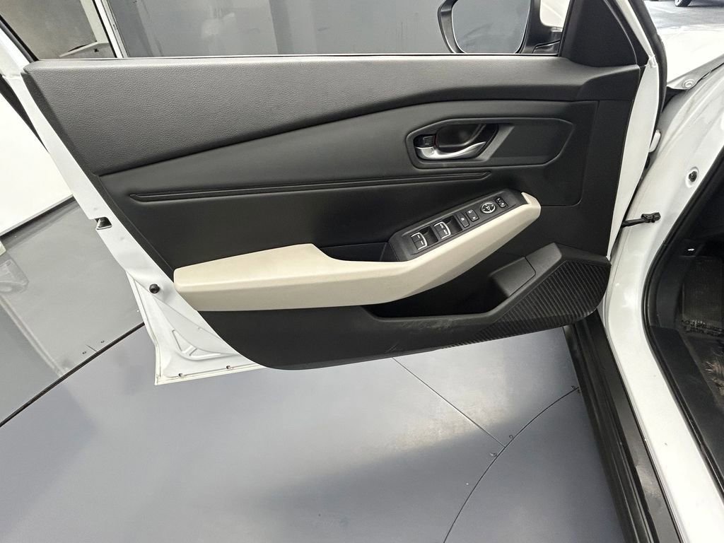Used 2023 Honda Accord EX image 16
