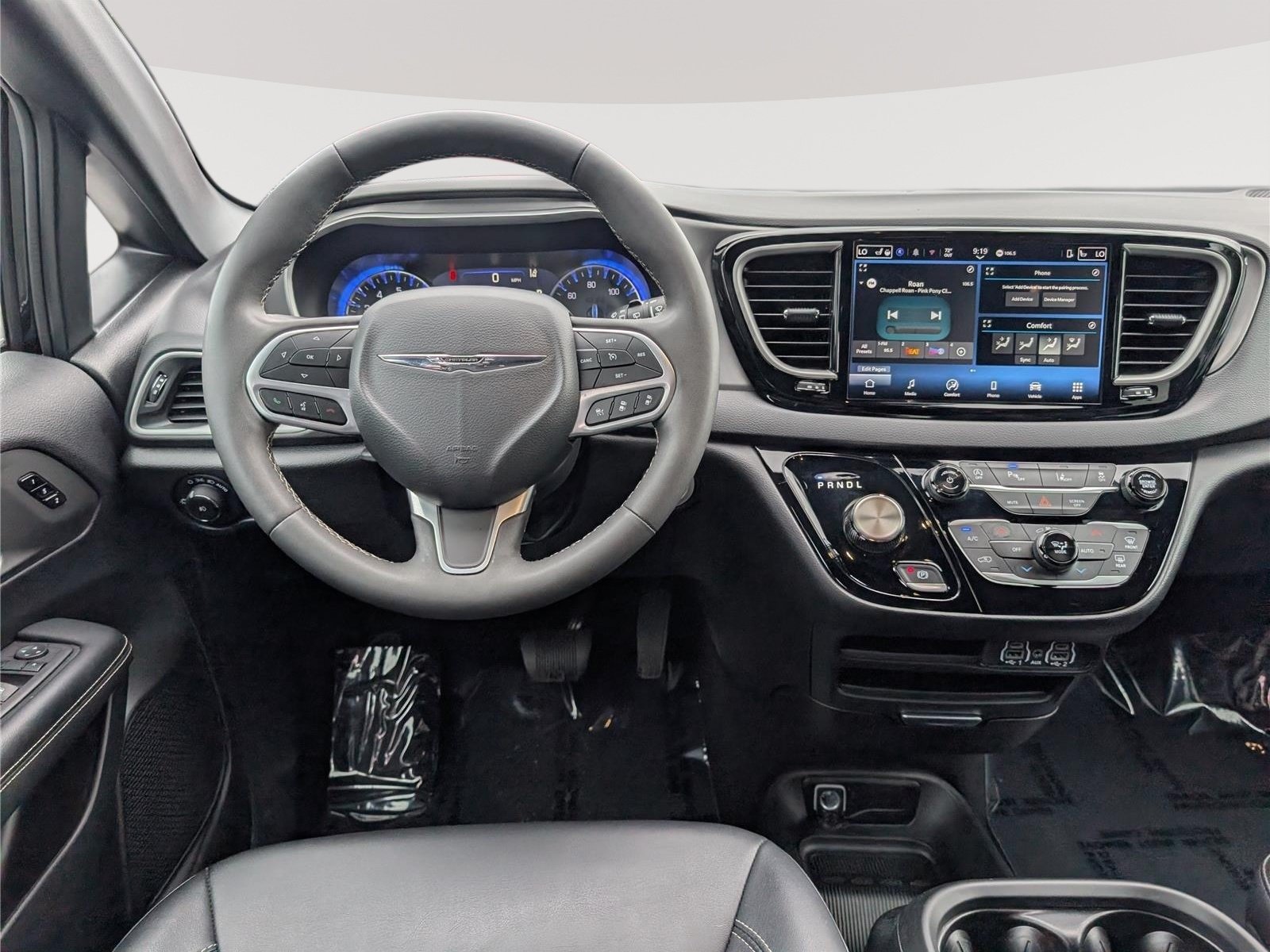 Used 2025 Chrysler Pacifica Select FWD image 18