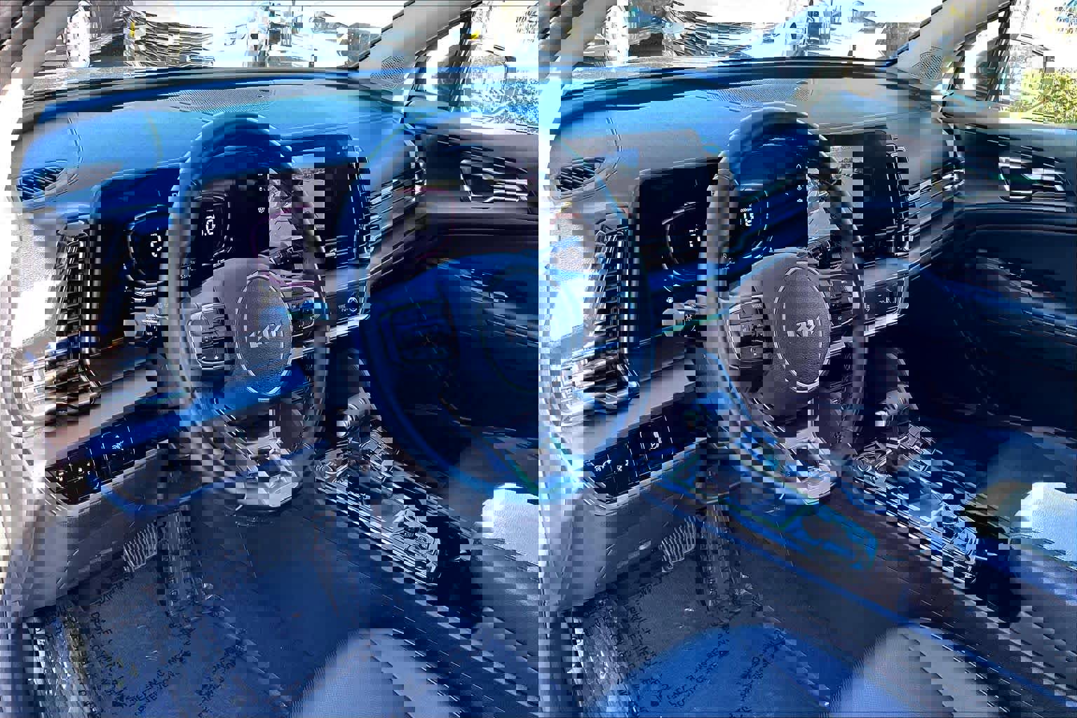 Used 2023 Kia Sportage EX image 17