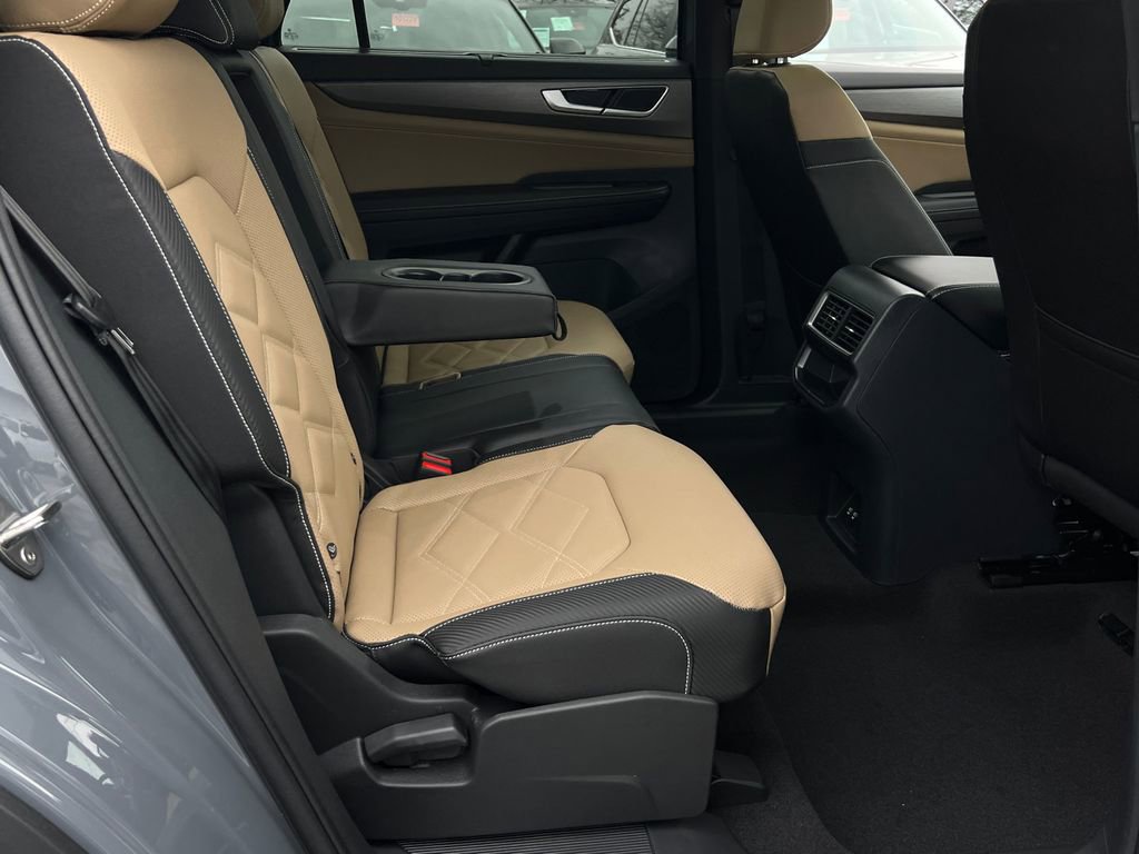 New 2026 Volkswagen Atlas Cross Sport SE image 13