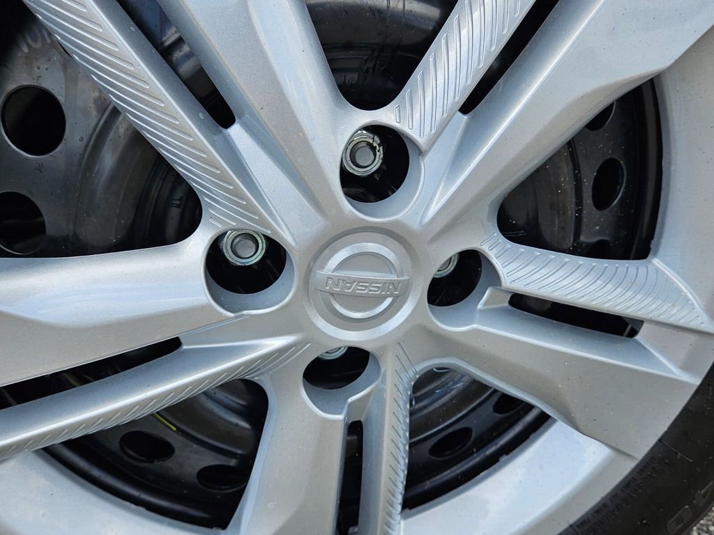 New 2025 Nissan Kicks Play S image 16