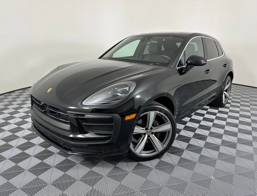 Certified 2025 Porsche Macan w/ Premium Package Plus AWD/4WD image 1