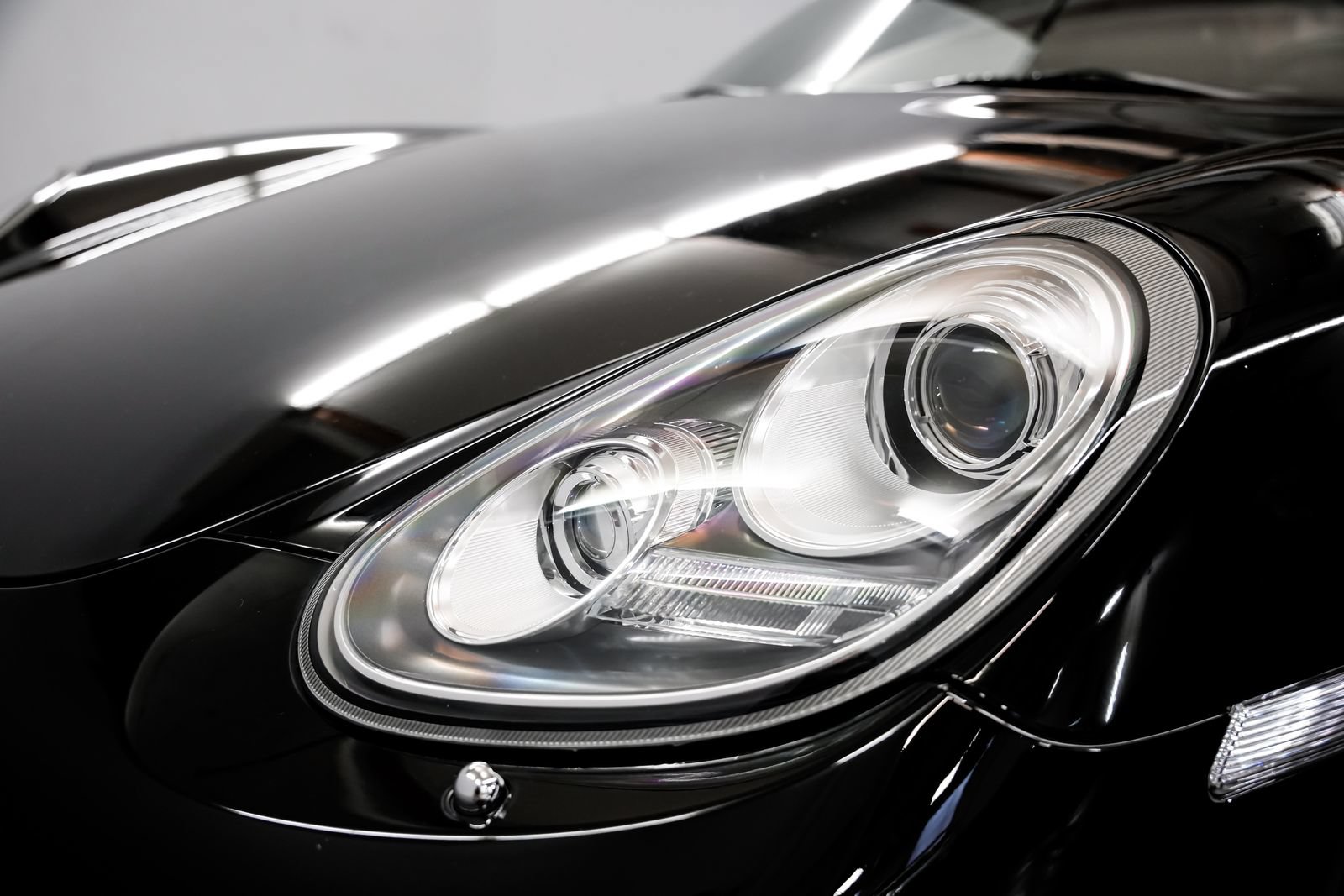Used 2011 Porsche Boxster Spyder RWD image 28