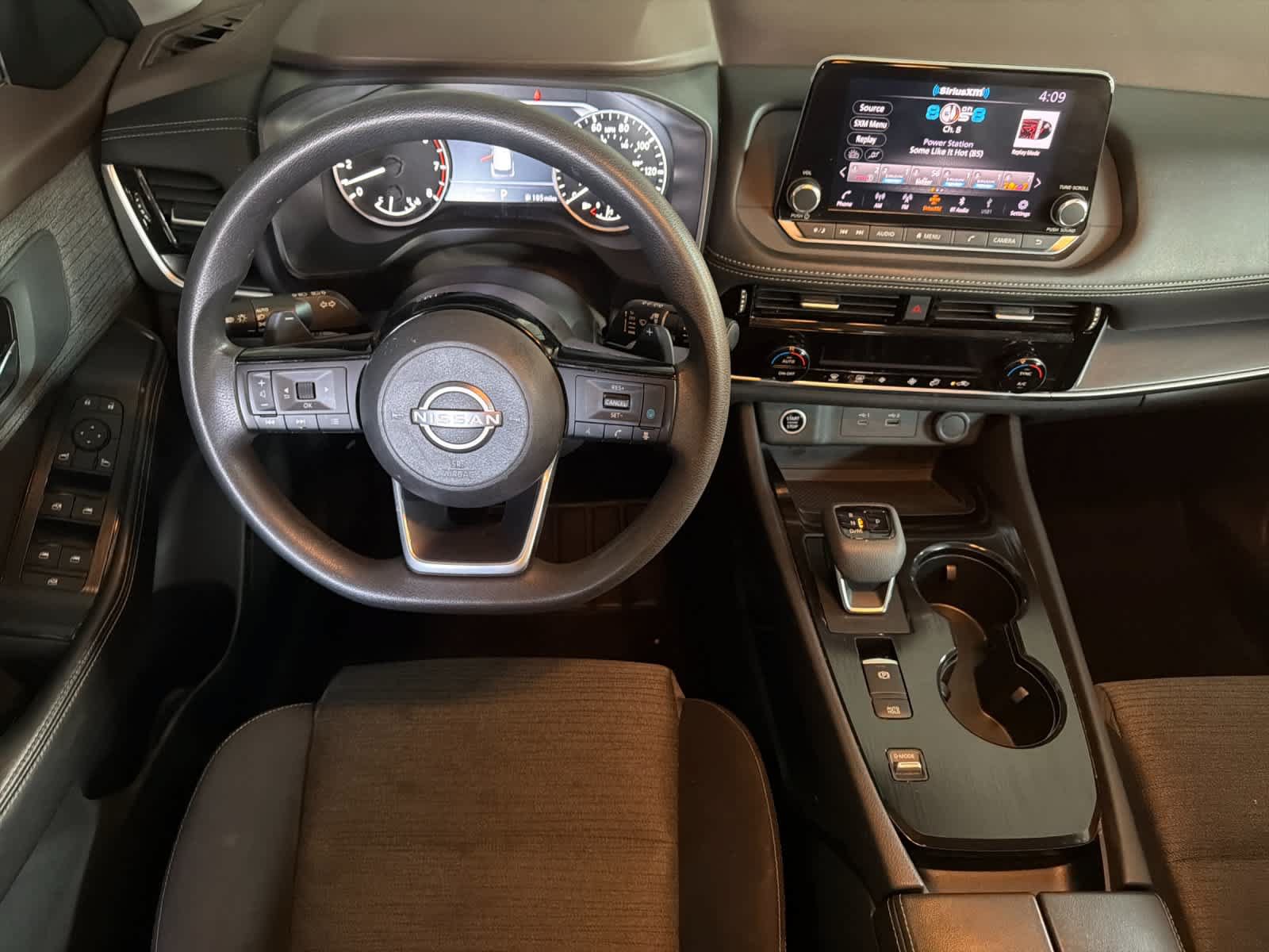 Used 2022 Nissan Rogue SV FWD image 14