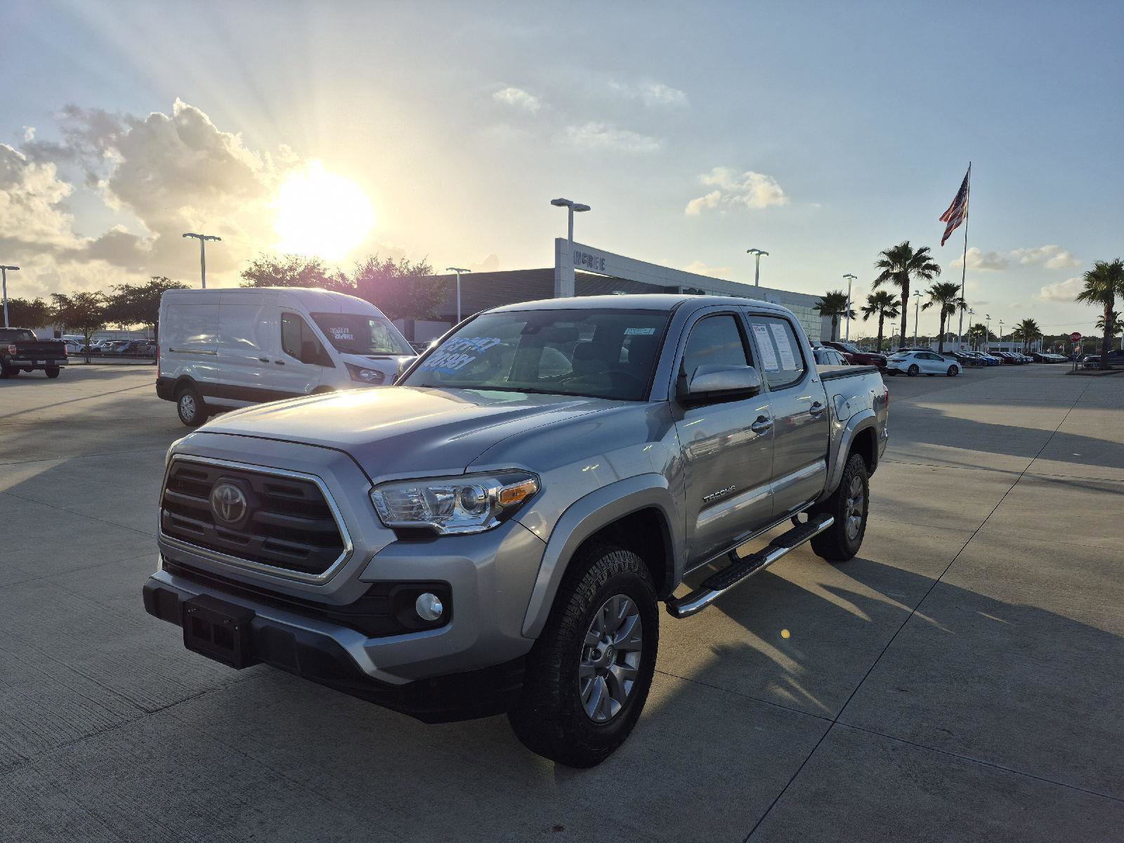 Used 2019 Toyota Tacoma SR5 RWD image 1