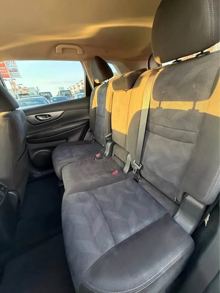 Used 2015 Nissan Rogue S FWD image 8