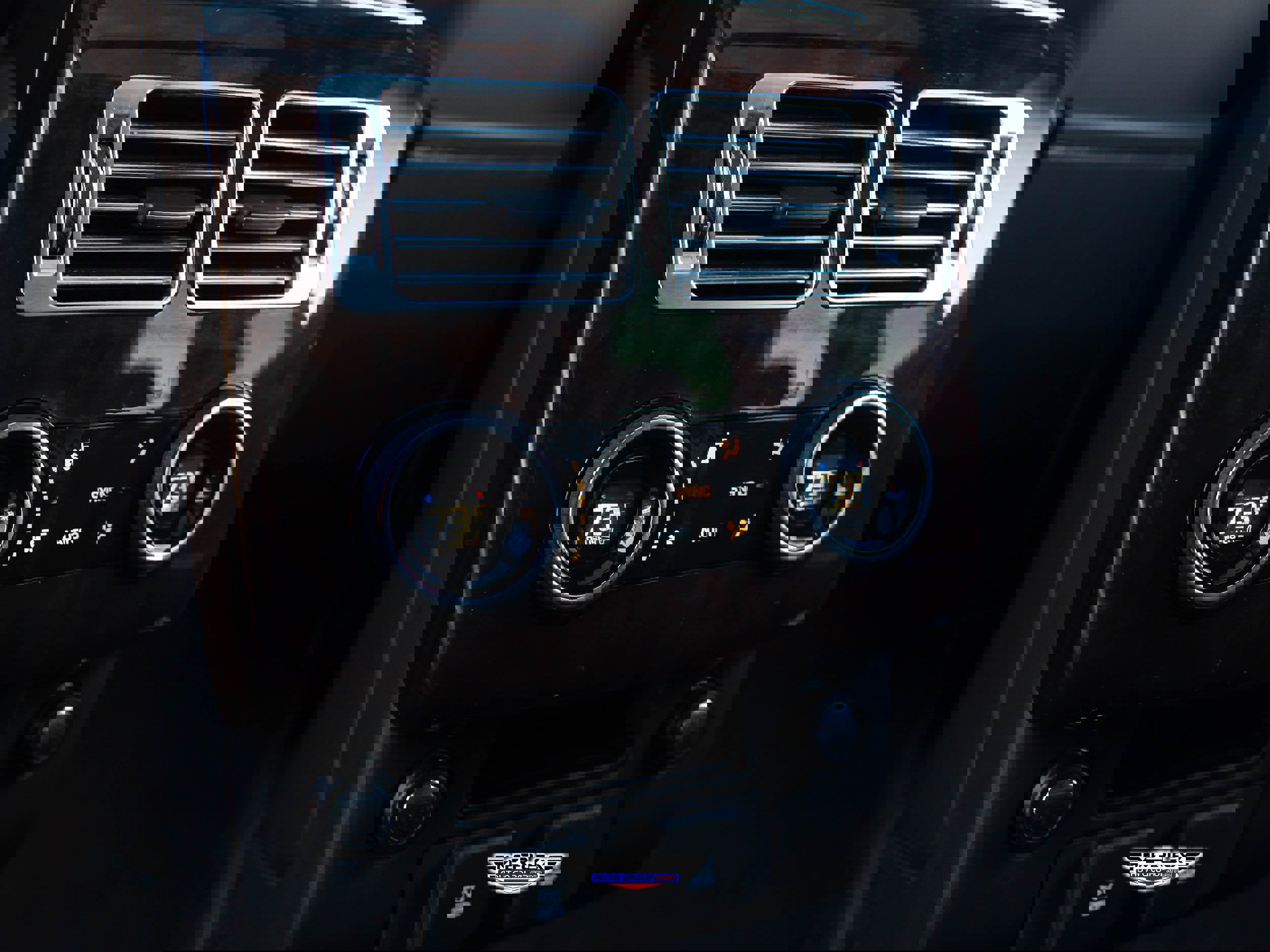 Used 2020 Land Rover Range Rover Long Wheelbase HSE image 22