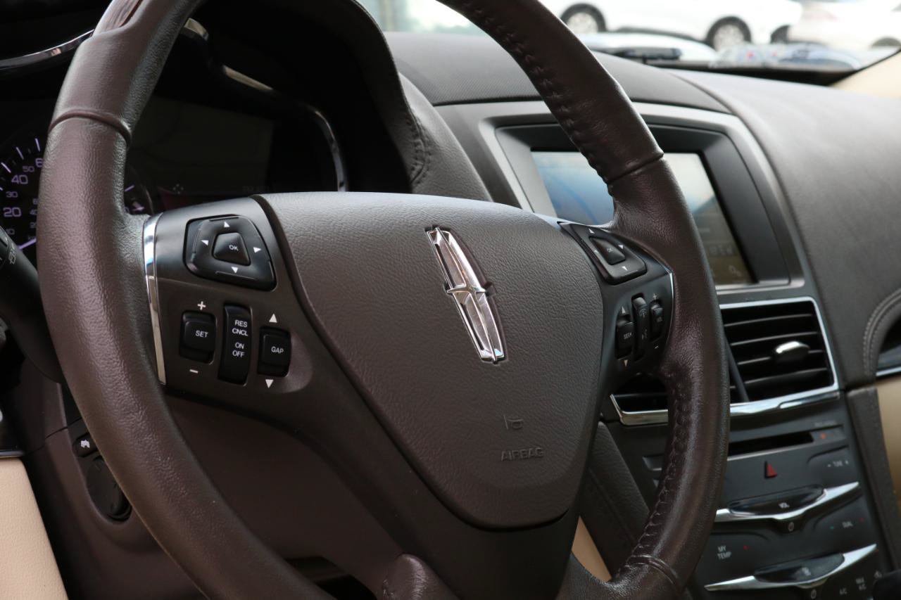 Used 2019 Lincoln MKT AWD image 24