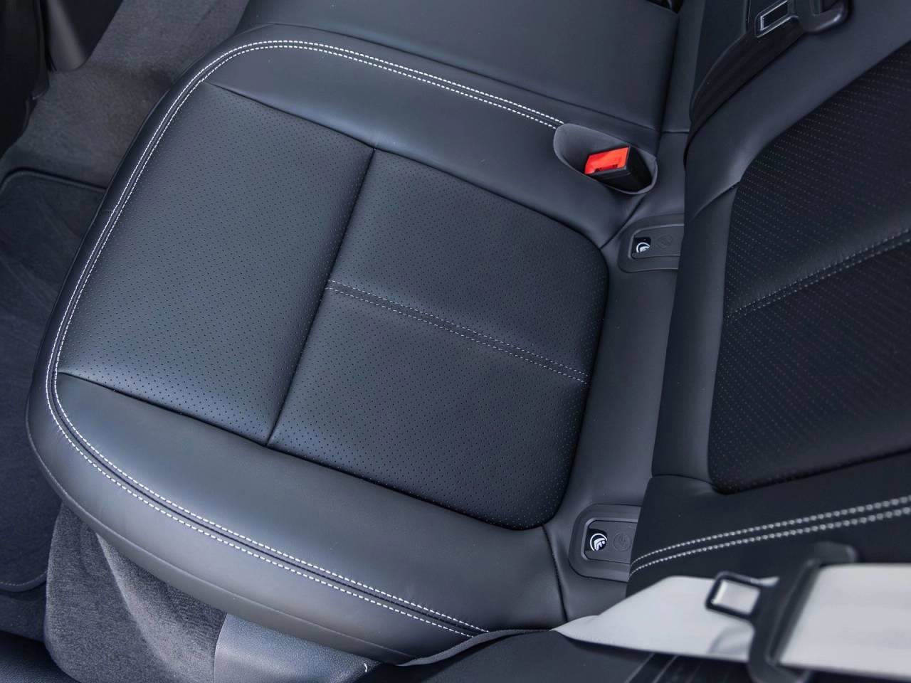 New 2026 Porsche Macan Turbo image 84