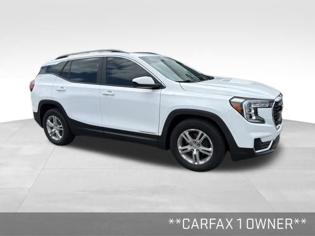 Used 2023 GMC Terrain SLE w/ Driver Convenience Package FWD image 2