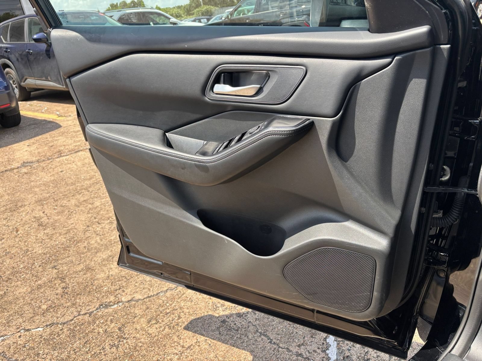 Used 2026 Nissan Rogue SV FWD image 18