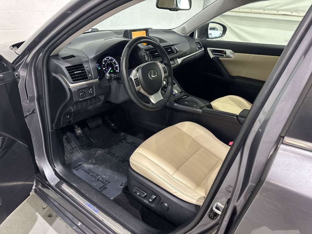 Used 2012 Lexus CT 200h Premium w/ Premium Audio Pkg FWD image 26